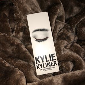Kylie Cosmetics Eyeliner Kit